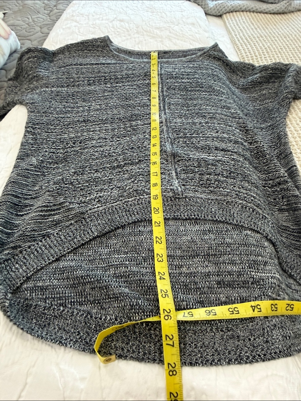 Gray Short-Sleeve Knit Sweater - Comfortable Everyday Layer - Picture 8 of 14